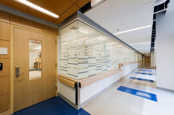 Vantage+Laboratory%3a+Art+glass+reflects+the+genomics+research+performed+within