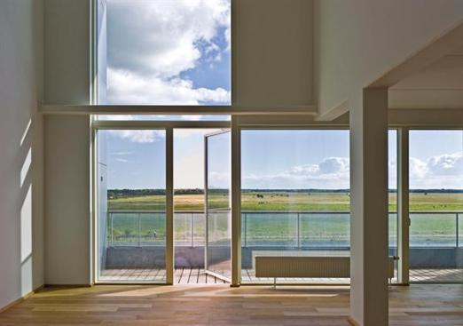 The project contains 475 housing units.