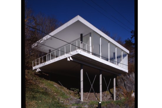 PC+Pile+House