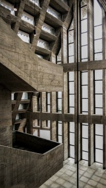 Cantilever concrete staircase