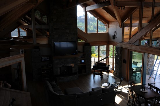 The few interior walls that were used generally have no hard ceilings so that light is free to flow throughout the home.