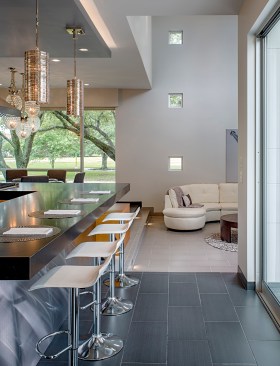 Bar+Seating+and+Living+Room+Entrance