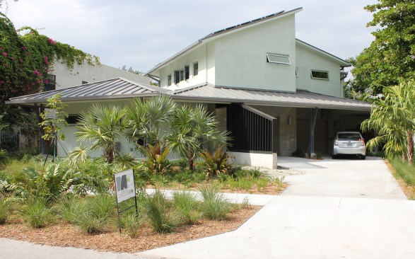 Exterior+front