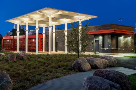 Ping+Tom+Park+Boathouse%2c+by+Johnson+%26+Lee+Architects+and+Planners