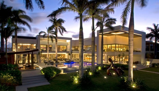 VIEW FROMTHE LAGOON 