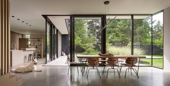 Yo-Ju Courtyard House
