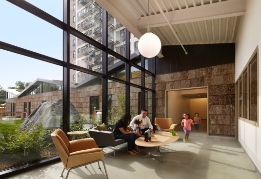 Main+lobby+at+the+intersection+of+the+two+classroom+wings.