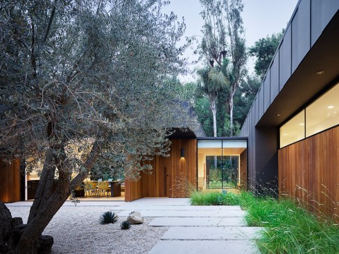 Front courtyard 