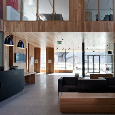 The+layout+of+furniture+can+be+arranged+to+suit+the+demographics+of+the+users+with+loose+furniture+on+casters+positioned+in+varying+layouts+to+suit+varying+needs