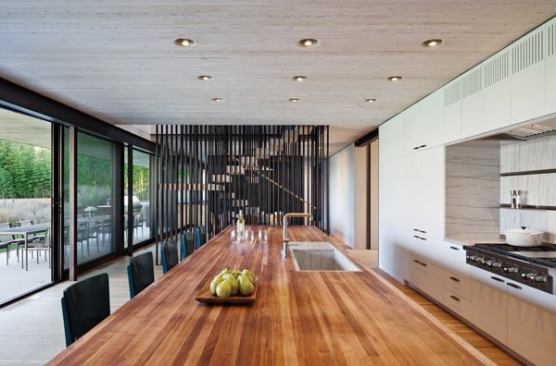 Kitchen+and+dining+area.