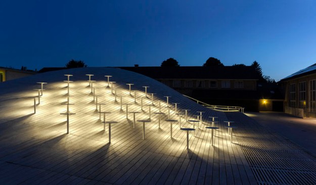 Seating+area%2c+night.