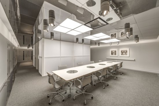Primary conference with Lounge beyond