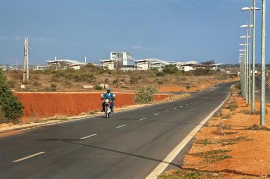 The+road+to+Universidade+Agostinho+Neto.