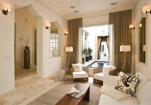 From the interior, homeowners have ample sight lines to adjacent outdoor spaces