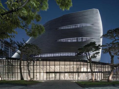 Exterior+at+night.