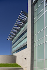 Linetec finished the aluminum doors, curtainwall framing and sun shades using a two-coat, 70% PVDF resin-based mica coating. The Silver color was custom-blended in Linetec’s in-house laboratory.