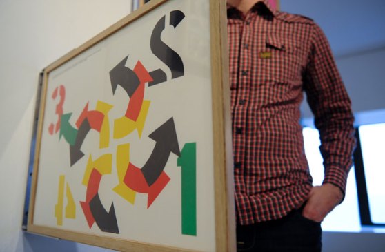 View of the hinged art frame: Robert Indiana _ Four winds