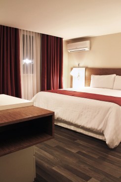 Hotel Howard Johnson - DIN interiorismo