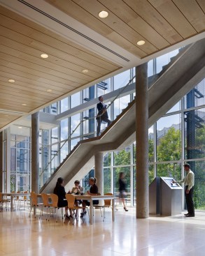 Dining+room+stair+view+looking+west