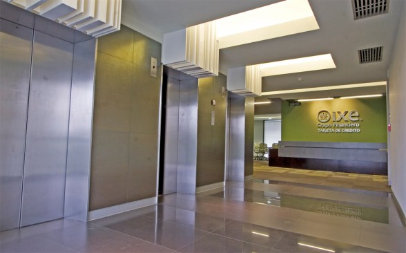 Corporativo IXE / Banco Deuno - usoarquitectura