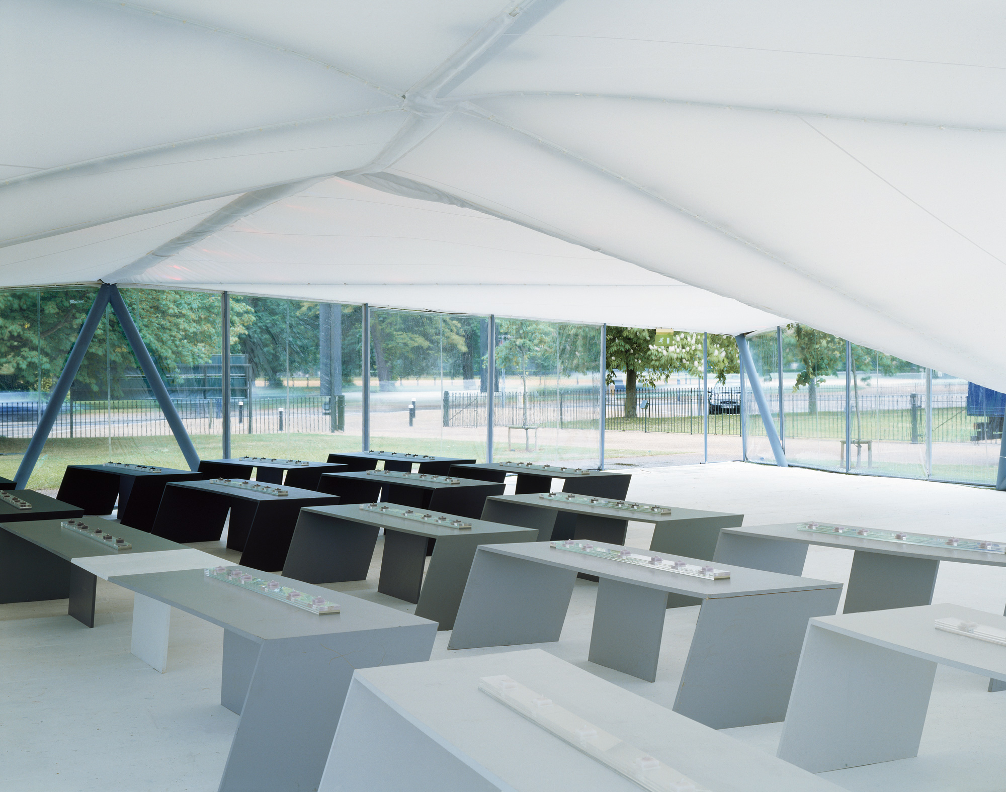 2000 Serpentine Gallery Pavilion - Architect Magazine