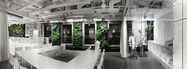 Conference+room+interior%2c+with+view+to+the+open+office.