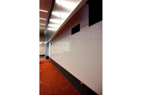LEVELe Wall System with Float panels in Stainless Steel with Linen finish at the University of Chicago Biomedical Center, Chicago, Illinois