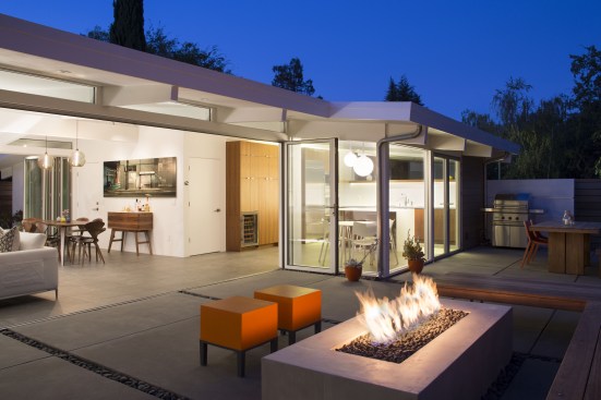 Truly Open Eichler House by Klopf Architecture