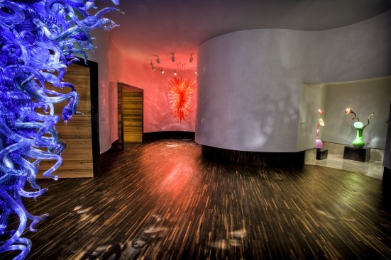 Chandelier room & glimpse into Ikebana installation