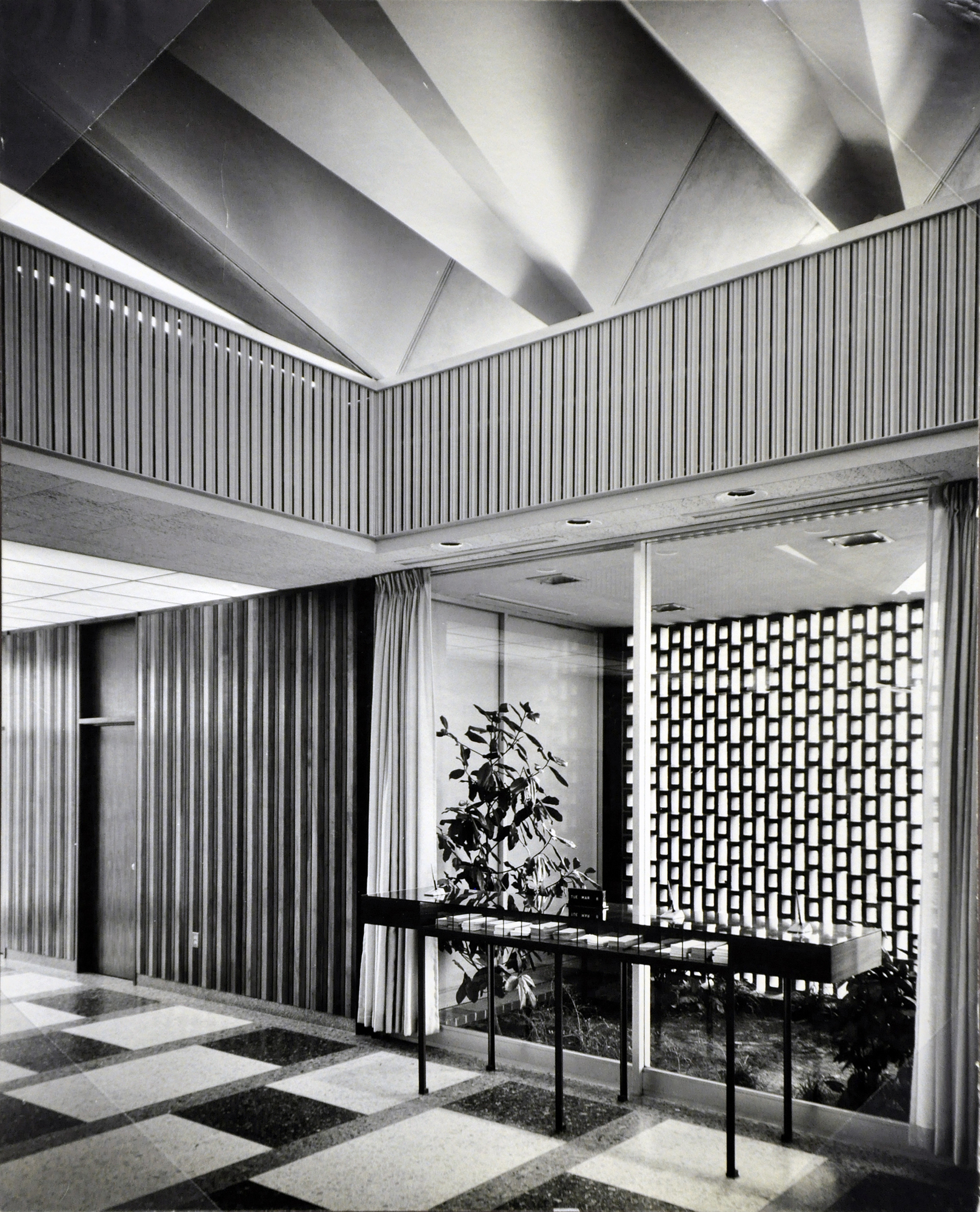 Lobby, Union Planters Bank, Whitehaven branch, Memphis, Tenn.