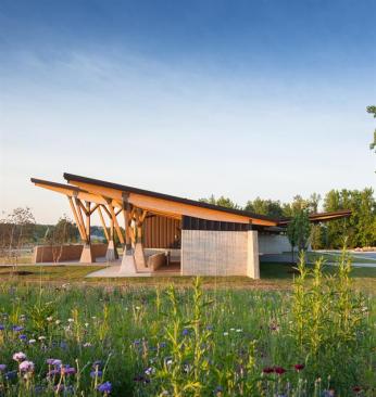 Details+increase+through+the+Welcome+Center+building%2c+with+livelier+spaces+deeper+within+the+structure.