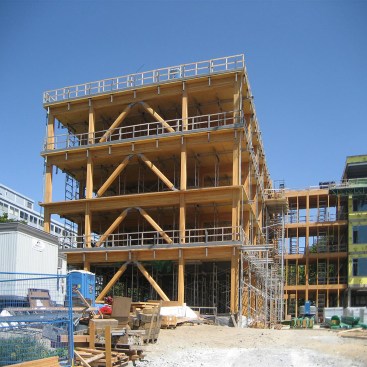 Incorporating prefabricated cross laminated timber (CLT), laminated strand lumber (LSL) and glulam engineered wood products, the ESB is the largest panelized wood building and the largest application of CLT in North America to date.