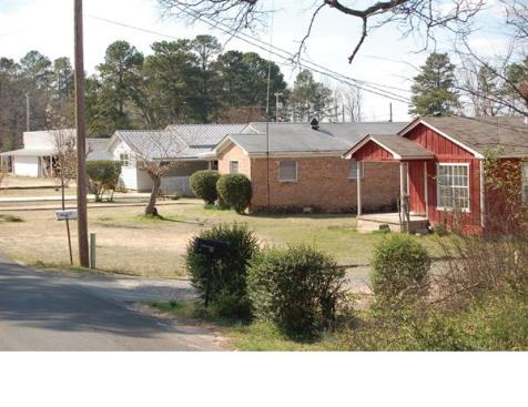A street view of the existing neighborhood. 