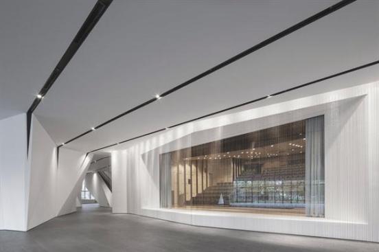 A+ground-floor+auditorium+is+used+for+presentations+by+Samsung+and+for+public+events.
