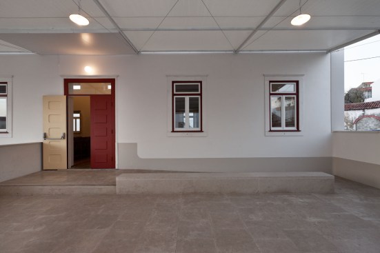 exterior space - parvis