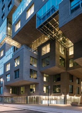 The pixel is based on the ideal workgroup of the bank and recedes whenever necessary.