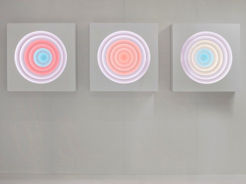 Color Wheels at the start of the lighting sequence.