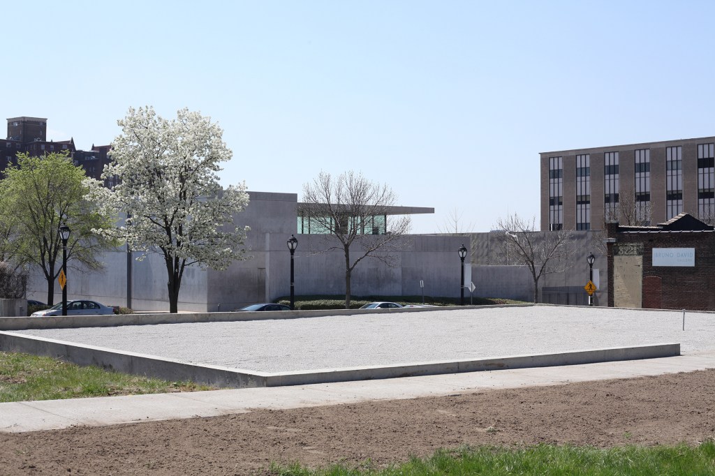 The design will be realized in the spring of 2017, and will host events during the summer season.