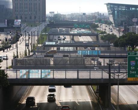 The four overpasses of Pedestrian Strands