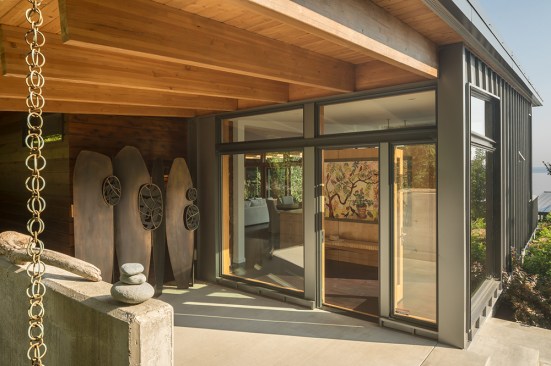 Island Retreat entryway