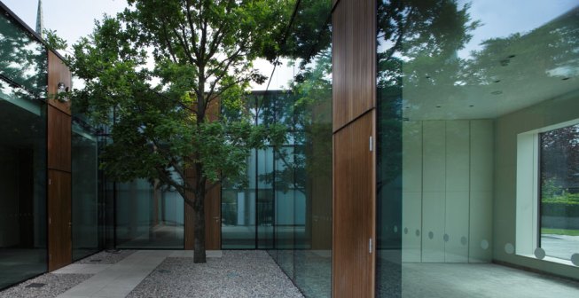 The rhythm of transparency and enclosure reflects the spiritual nature of the centre