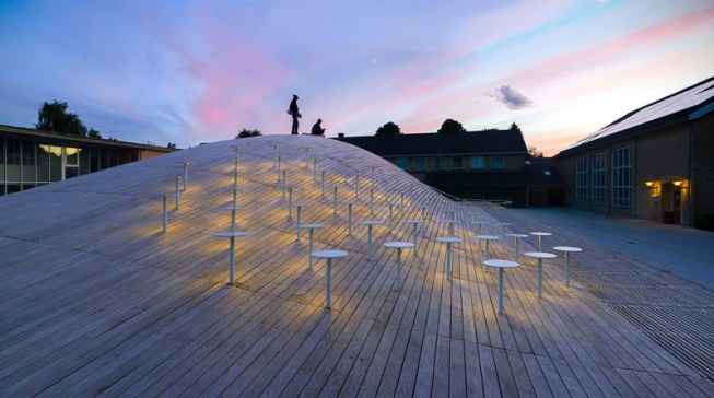 Seating+area%2c+night.