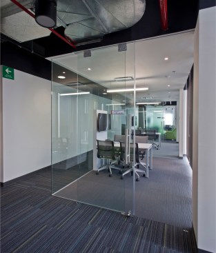 Corporativo UVM/UNITEC - Serrano Monjaraz Arquitectos