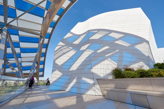 Daniel Buren, "L'Observatoire de la Lumière," work in situ, Fondation Louis Vuitton, Paris, 2016. Detail.