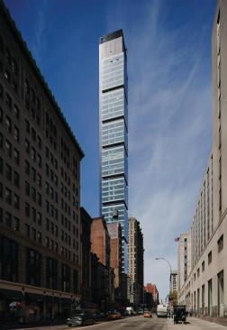 The firm also placed lateral bracing at the center of the units (between rooms and shafts) instead of the perimeter to reduce the impact on room layouts.