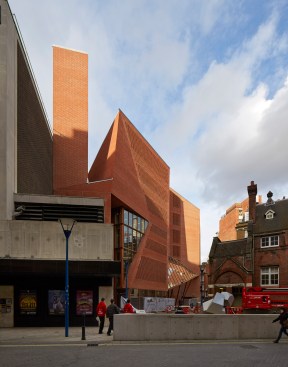 London+School+of+Economics+%e2%80%93+Saw+Swee+Hock+Student+Centre+by+O%e2%80%99Donnell+%2b+Tuomey+Architects