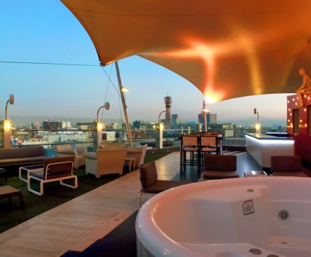 Hotel Howard Johnson - DIN interiorismo