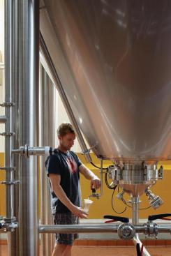 Testing+the+brews.+