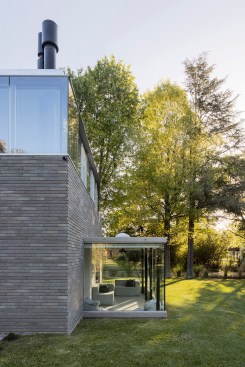 Secondary spaces get extruded from the original brick box