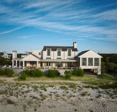 A beach house in Southampton, N.Y., built to withstand coastal weather extremes, by Kligerman Architecture & Design. Photo by Richard Powers.